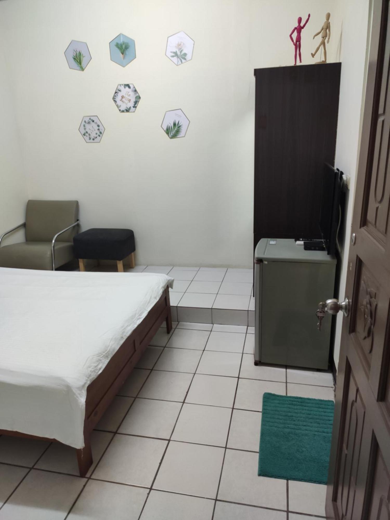 Papa Bear'S Guesthouse تايتشونغ الغرفة الصورة